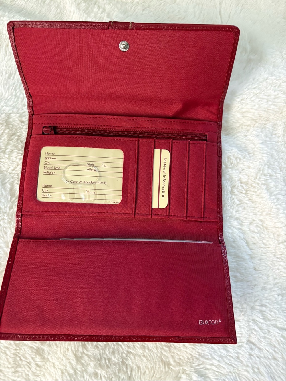 NWOT Buxton Genuine Leather Red Snap Closure Wallet with Kiss Lock Coin Pocket - Picture 3 of 5